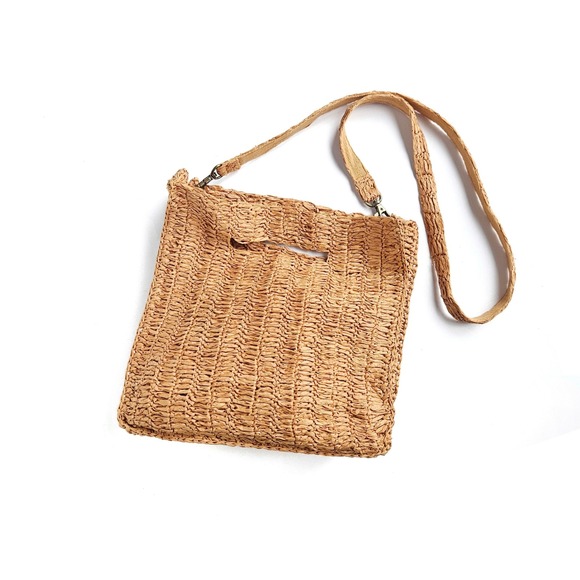 Free People Handbags - FREE PEOPLE Brunch Date Raffia Straw Clutch Shoulder Bag